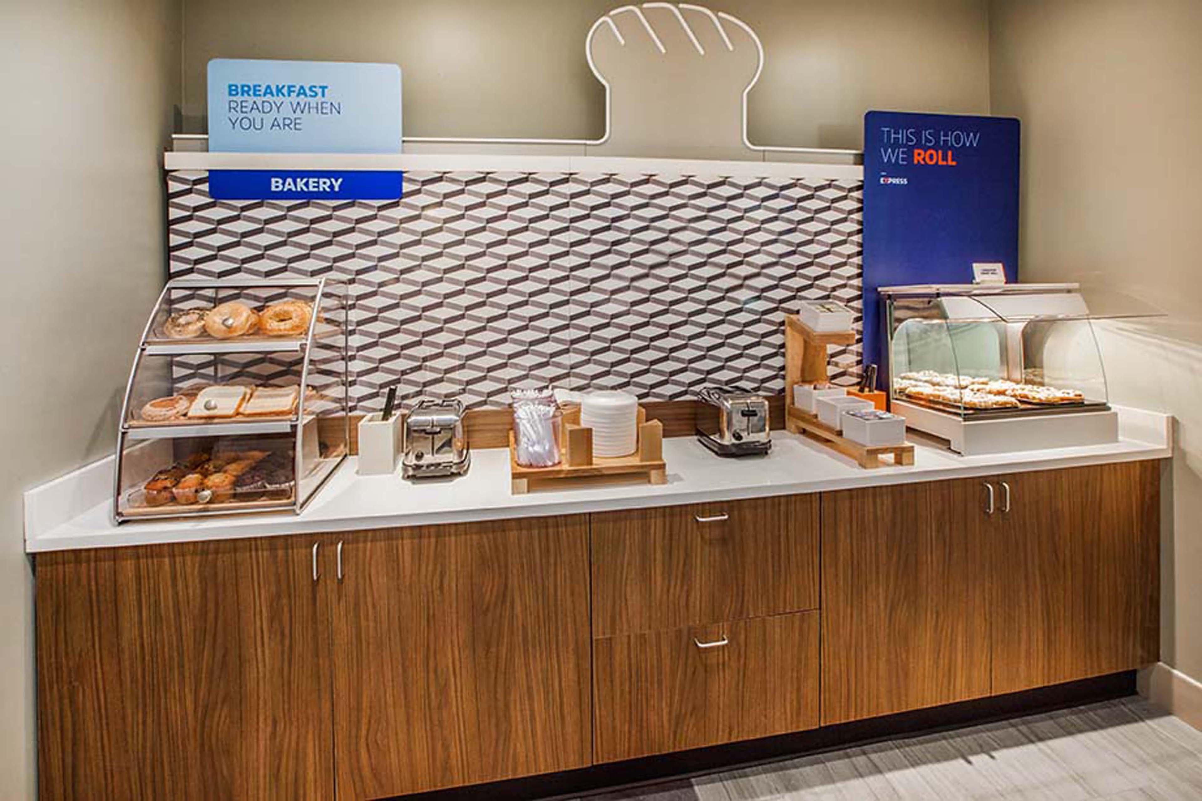 Holiday Inn Express Richmond I-64 Short Pump Area By Ihg Innsbrook Екстериор снимка
